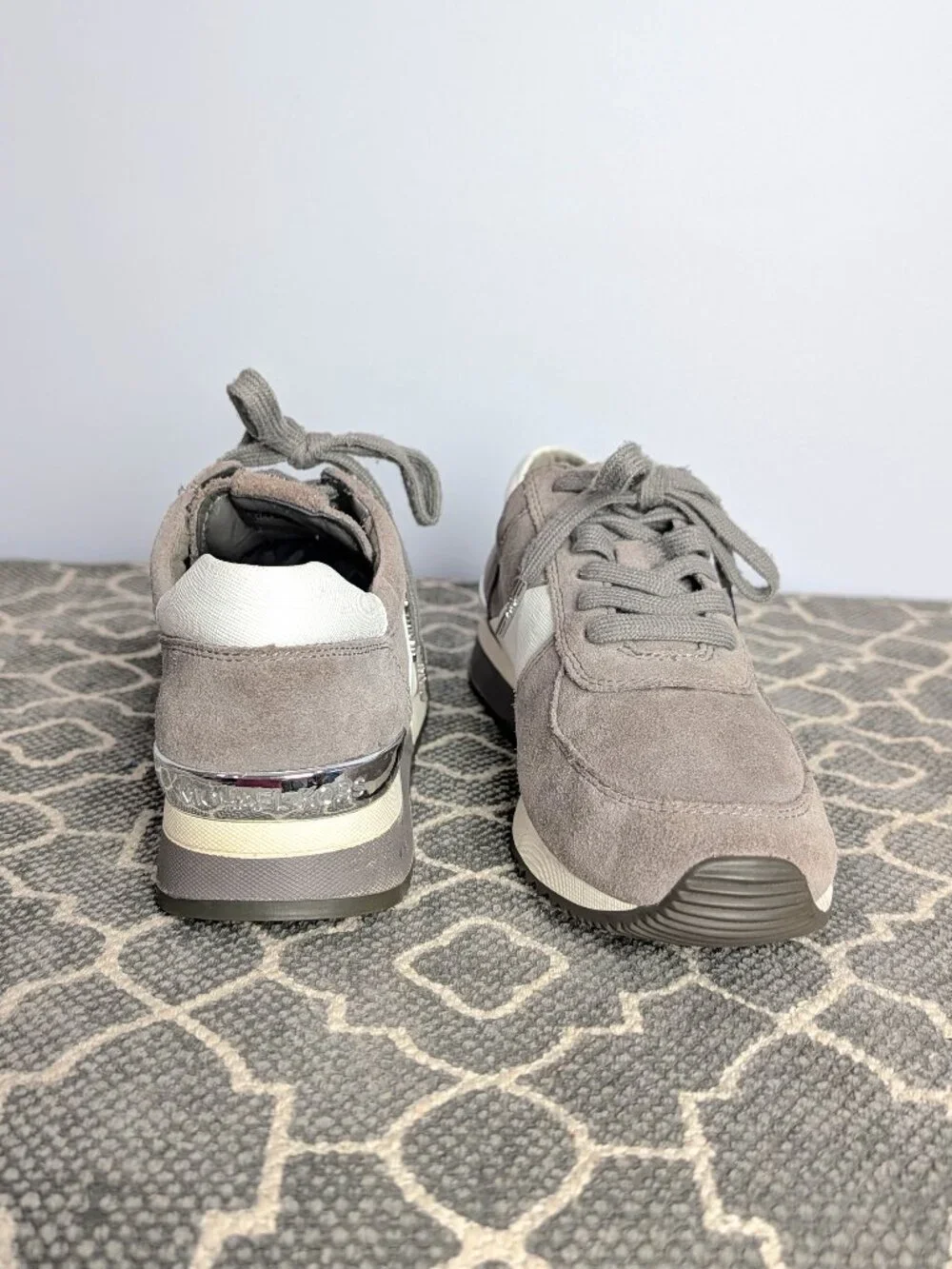 MICHAEL KORS Suede Leather Fashion Sneakers Sz 8